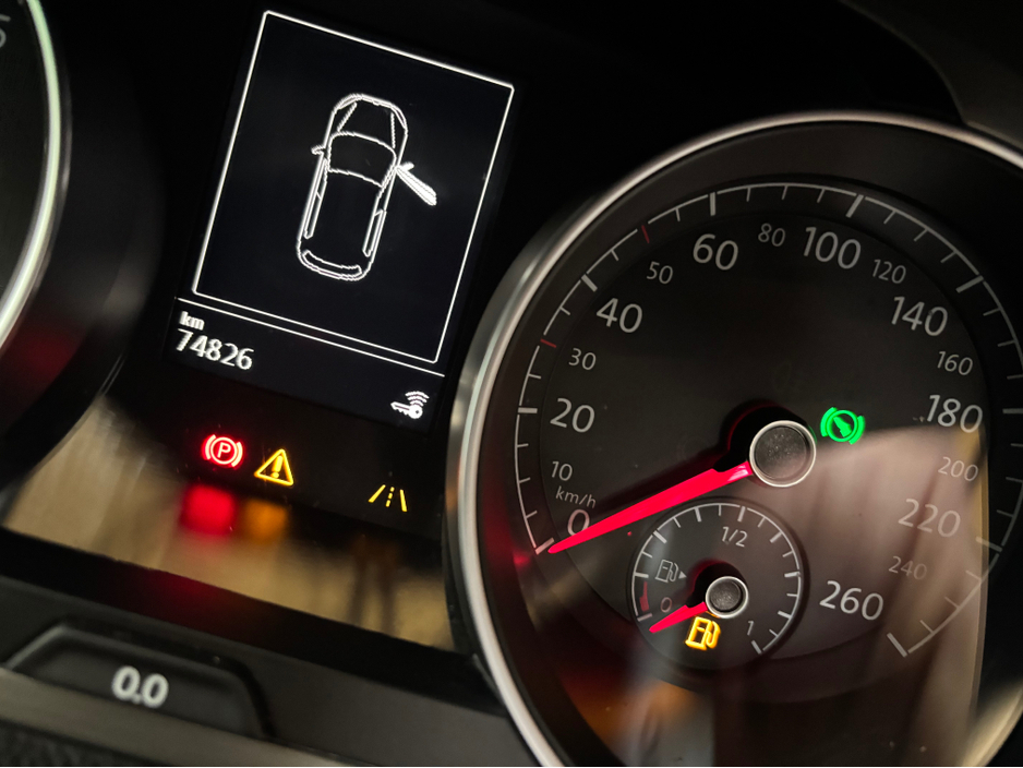 2017 Volkswagen Golf - image 7