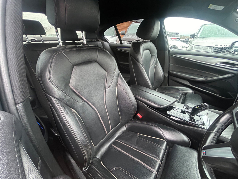 2018 BMW 5 Series - image 8