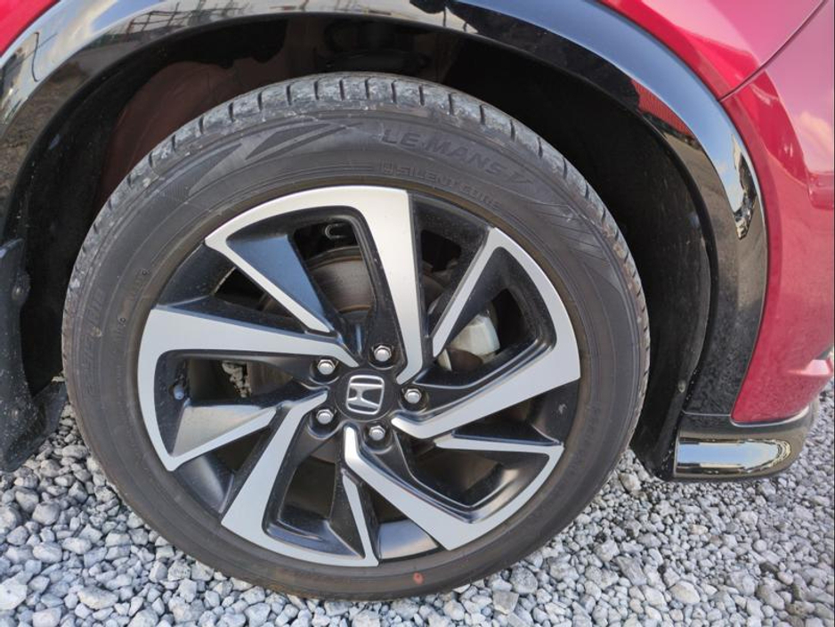 2016 Honda Vezel - image 3