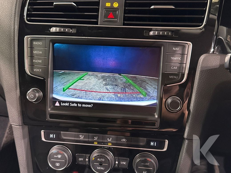 2017 Volkswagen Golf - image 23