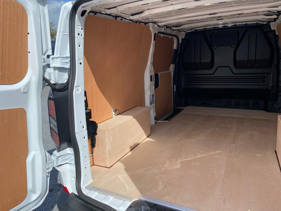 2026 Ford Transit Custom - image 23