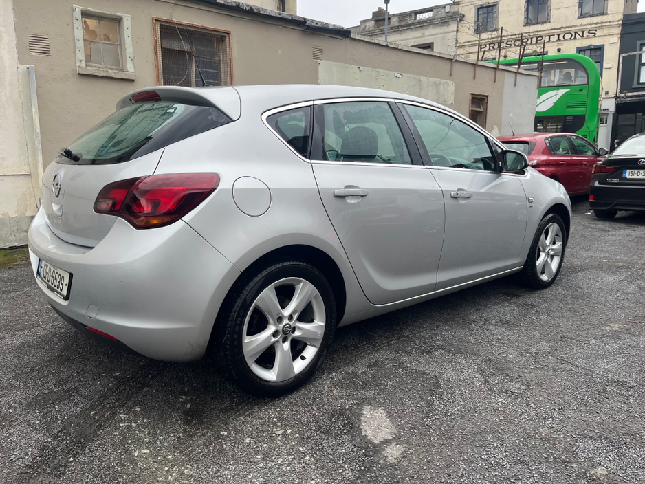 2013 Opel Astra SRI 1.4 I 100PS 5DR €4,995