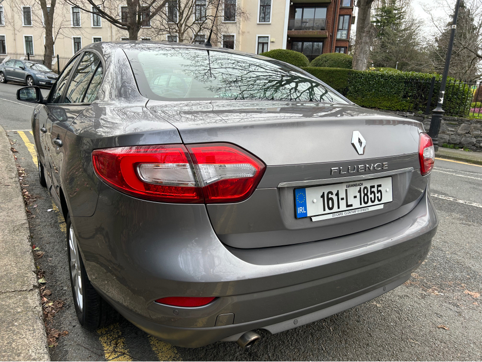 2016 Renault Fluence - image 8