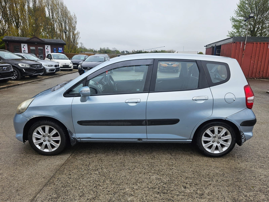 2006 Honda Jazz - image 11