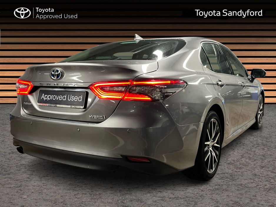 2023 Toyota Camry HYBRID PLATINUM AUTO // FULL LEATHER HEATED & COOLING ELECTRIC SEATS // BLUETOOTH // SAT-NAV // REAR CAMERA & PARK ASSIST // FULL WARRANTY €44,945