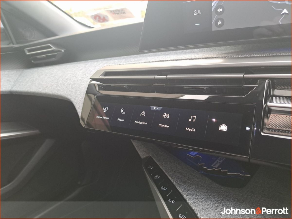 2025 Peugeot 3008 BEV 73kWH 210BHP Allure. €45,900