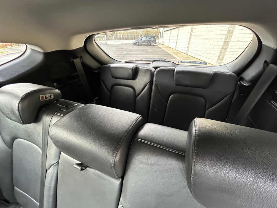 2015 Hyundai Santa Fe - image 6