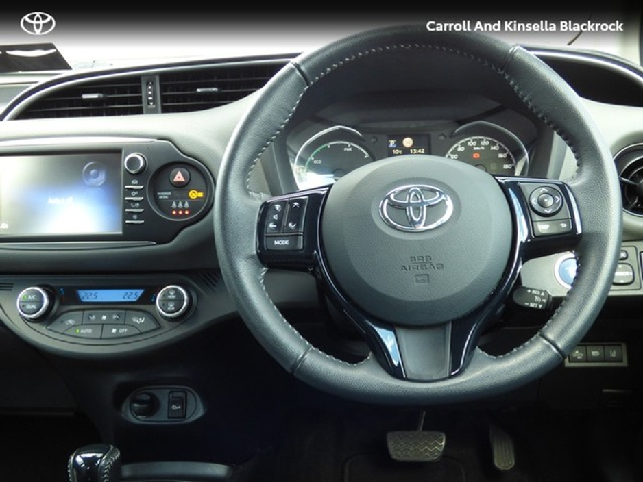 2018 Toyota Yaris Hybrid Luna €17,950
