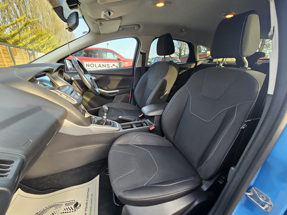 2017 Ford Focus - image 31