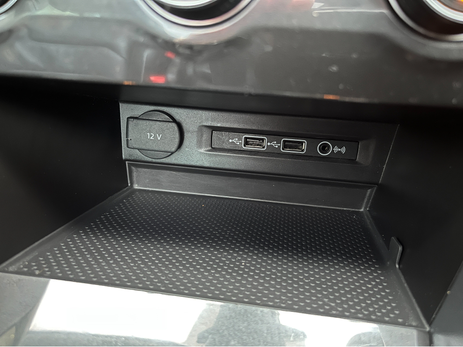 2020 Volkswagen Tiguan R-LINE AUTOMATIC 150HP 1.5 TSI //MASSIVE SPEC//FULL LEATHER//PANORAMIC GLASS ROOF//SAT NAV// €34,950