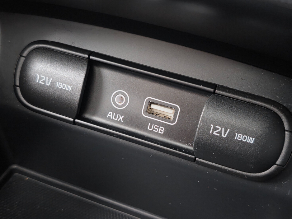 2016 Kia Sorento - image 30