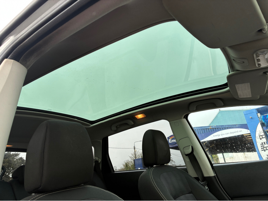 2011 Nissan Qashqai +2 - image 25