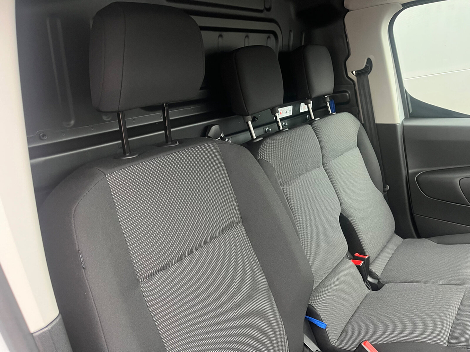 2026 Peugeot Partner  €22,700