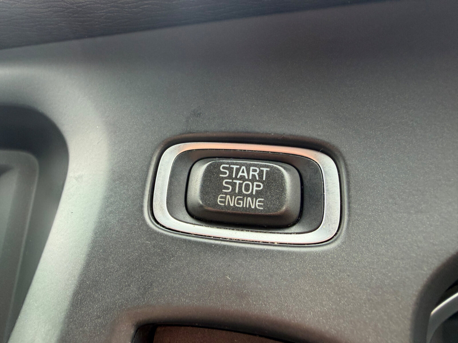 2014 Volvo V40 - image 15