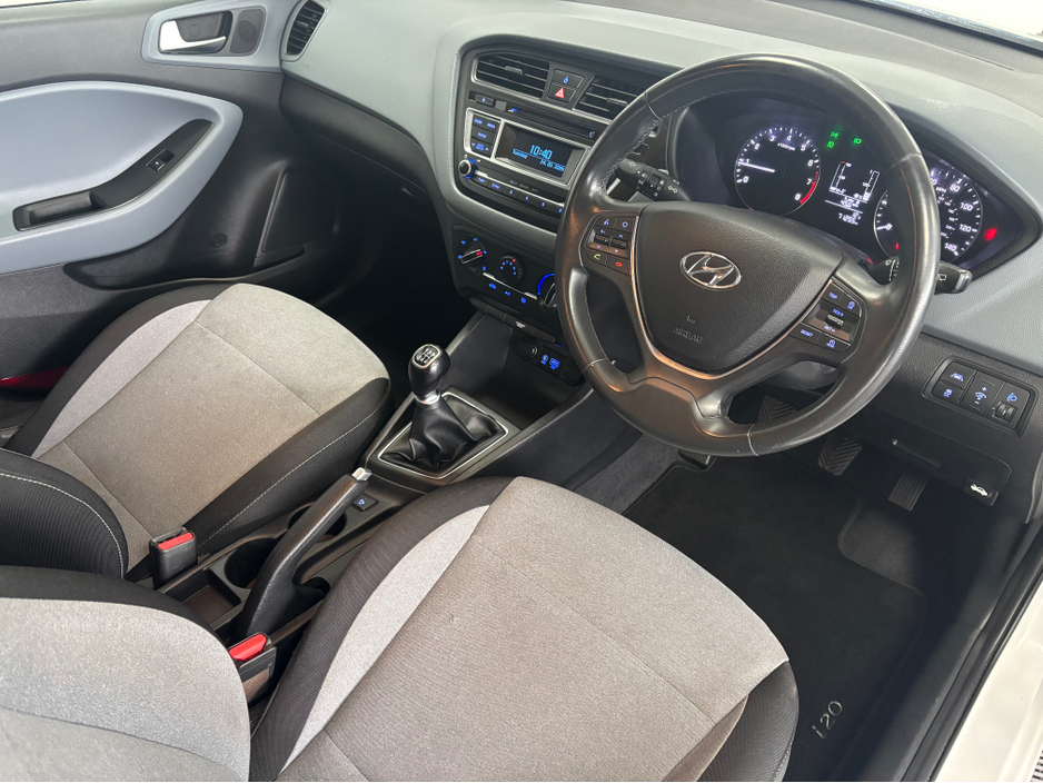 2016 Hyundai i20 - image 13