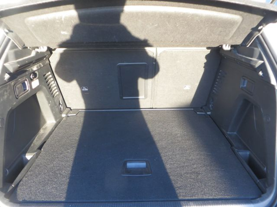 2021 Peugeot 3008 - image 16