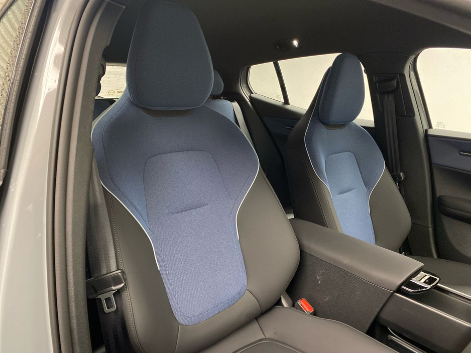 2026 Volvo EX30 - image 20