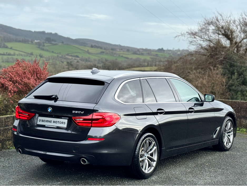 2019 BMW 5 Series 520D TOURING * PANROOF * 3D CAMERA PACK * €24,950