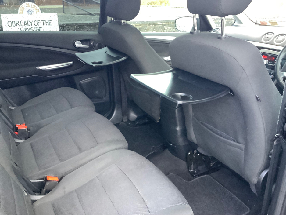 2011 Ford Galaxy - image 17