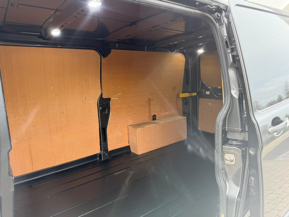 2021 Ford Transit Custom - image 17