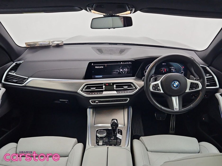 2023 BMW X5 xDrive45e M Sport Pro €64,880