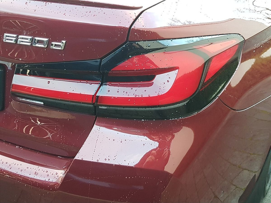 2022 BMW 5 Series - image 18