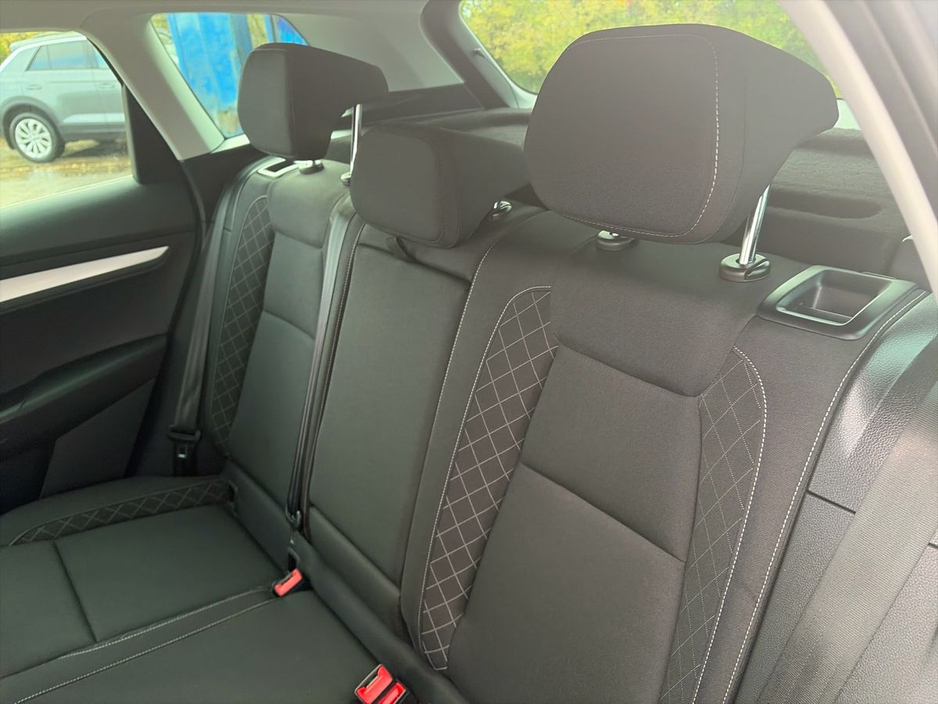 2021 Skoda Karoq - image 11
