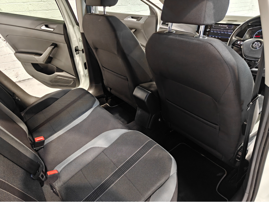 2018 Volkswagen Polo - image 19