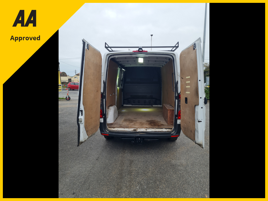 2019 Mercedes-Benz Sprinter - image 29