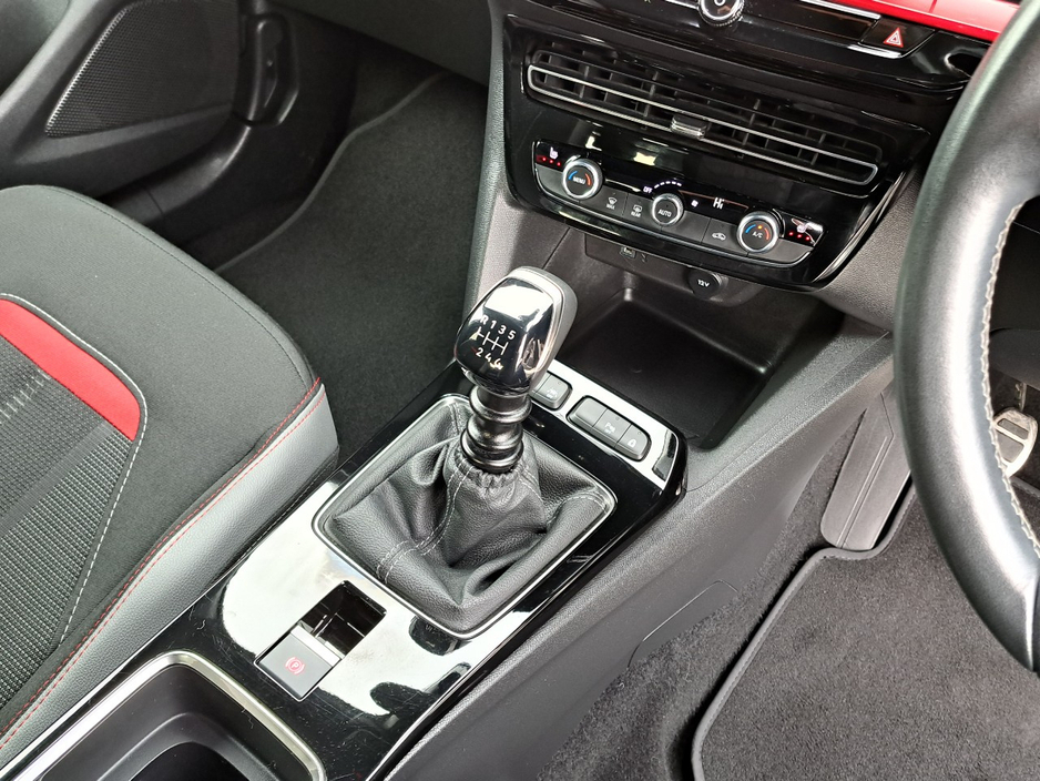 2022 Opel Mokka - image 26