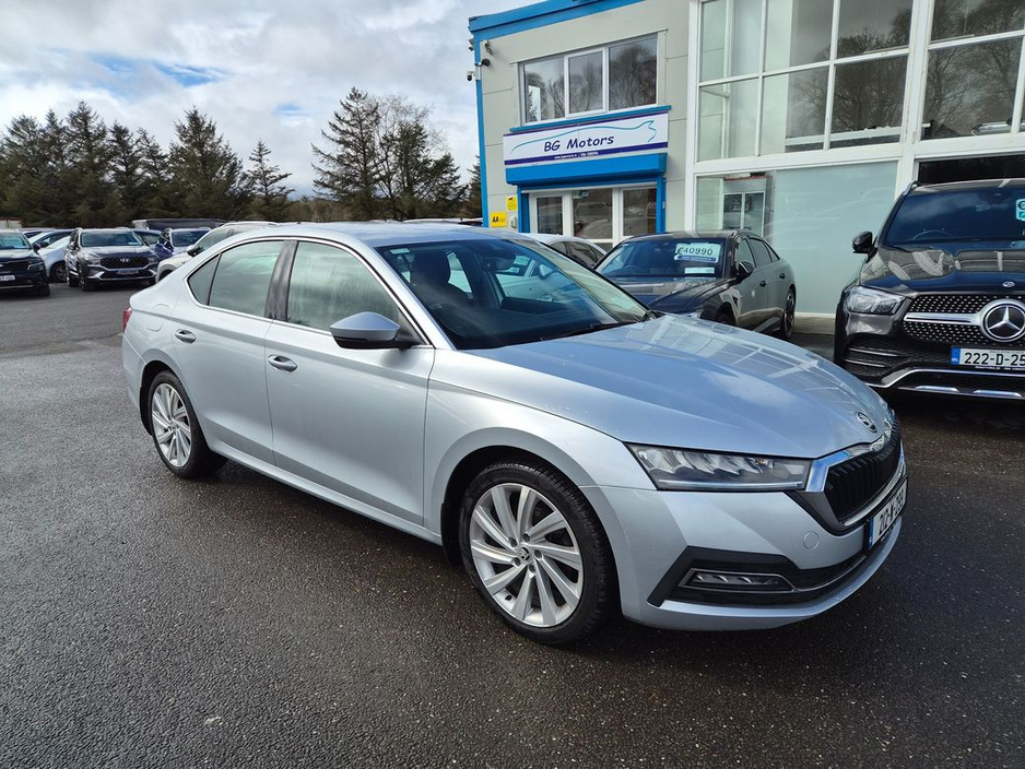 2021 Skoda Octavia - image 3