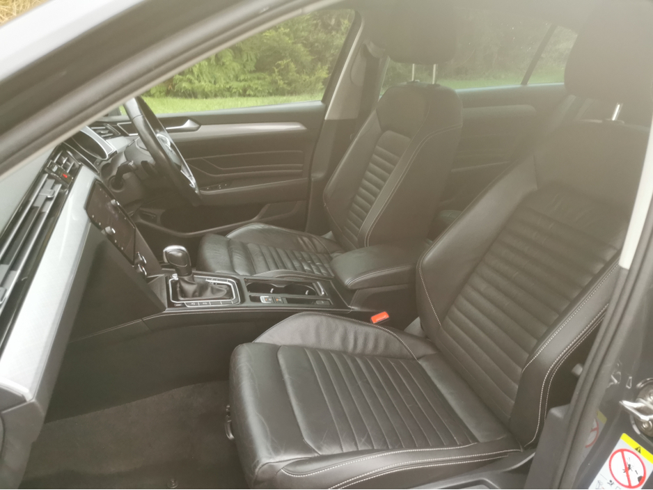 2020 Volkswagen Passat - image 16