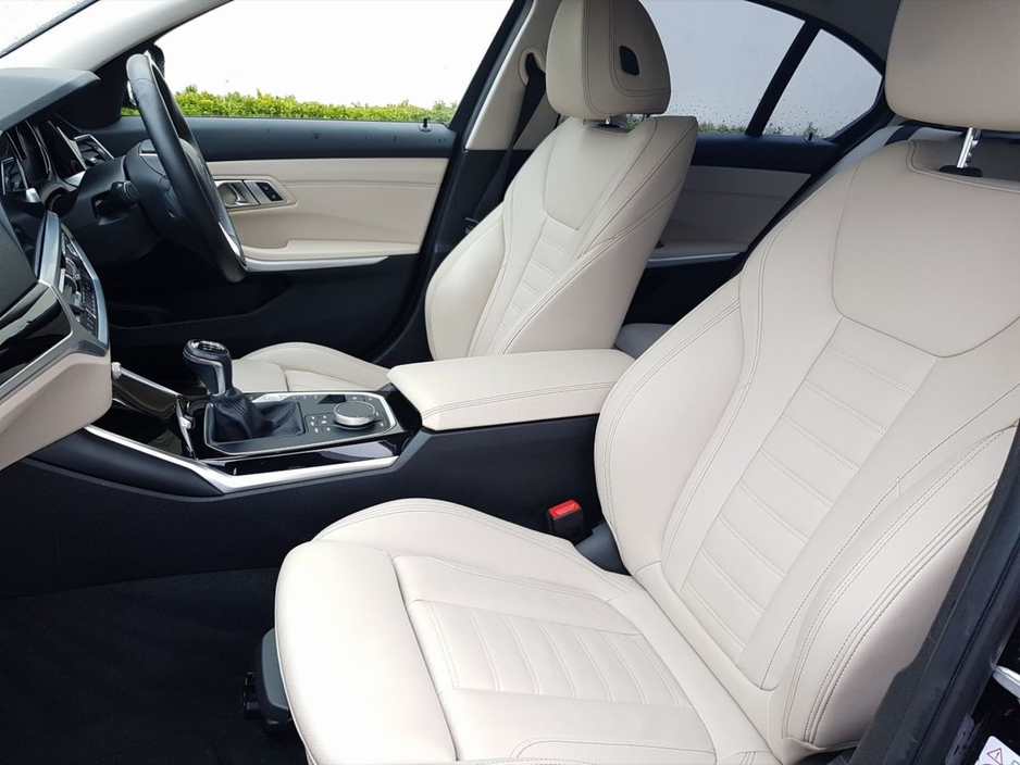 2019 BMW 3 Series - image 7