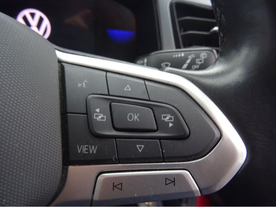 2023 Volkswagen T-Roc - image 14