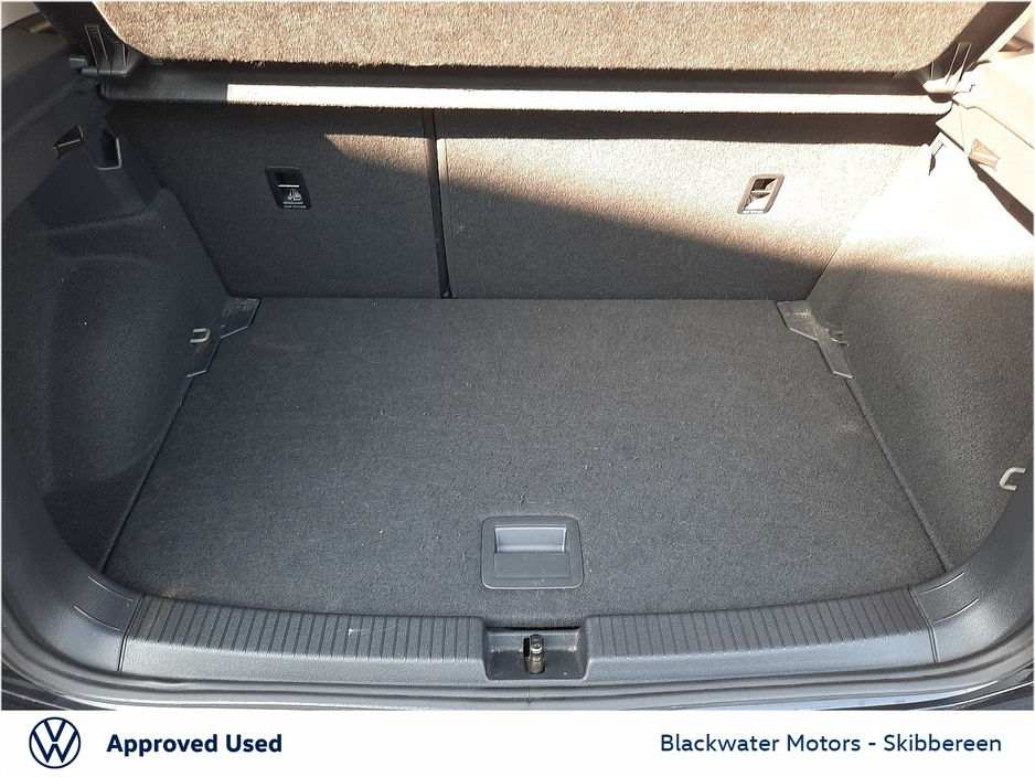 2023 Volkswagen T-Cross - image 10