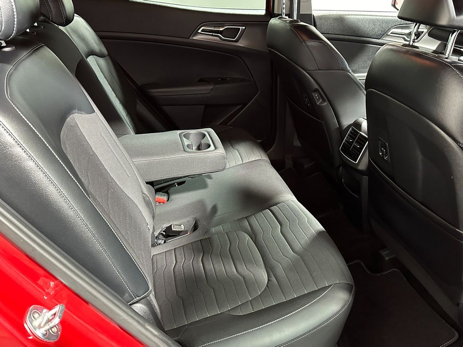 2022 Kia Sportage - image 11
