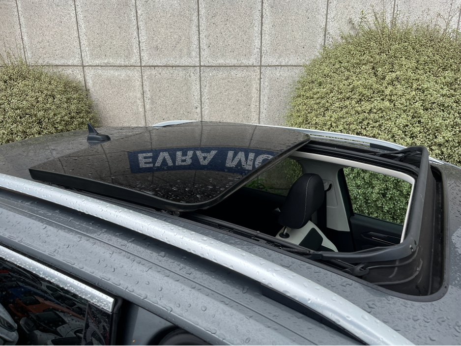 2020 Volkswagen T-Roc SPORT AUTOMATIC 1.5 PETROL //HIGH SPEC//PANORAMIC GLASS ROOF//SAT NAV//KEYLESS ENTRY//