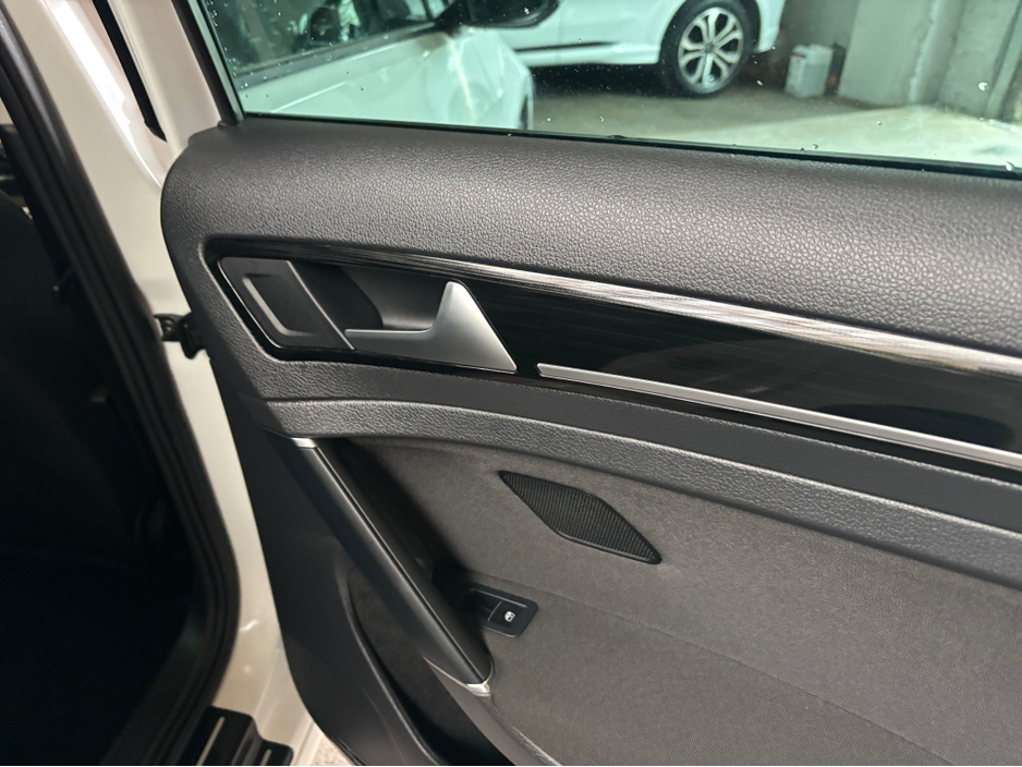 2018 Volkswagen Golf - image 7