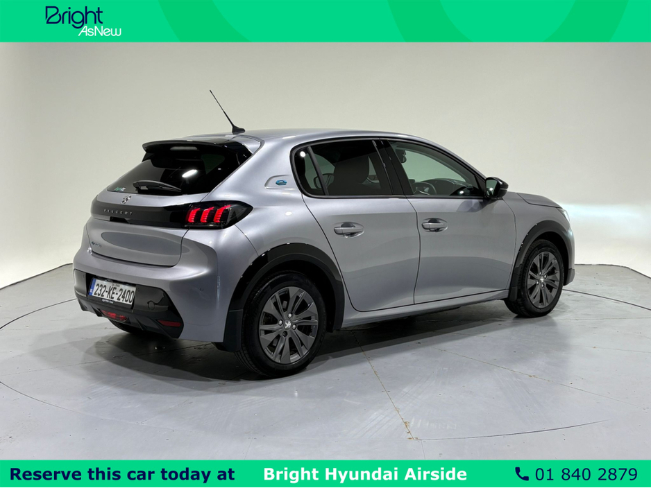 2023 Peugeot 208 - image 7