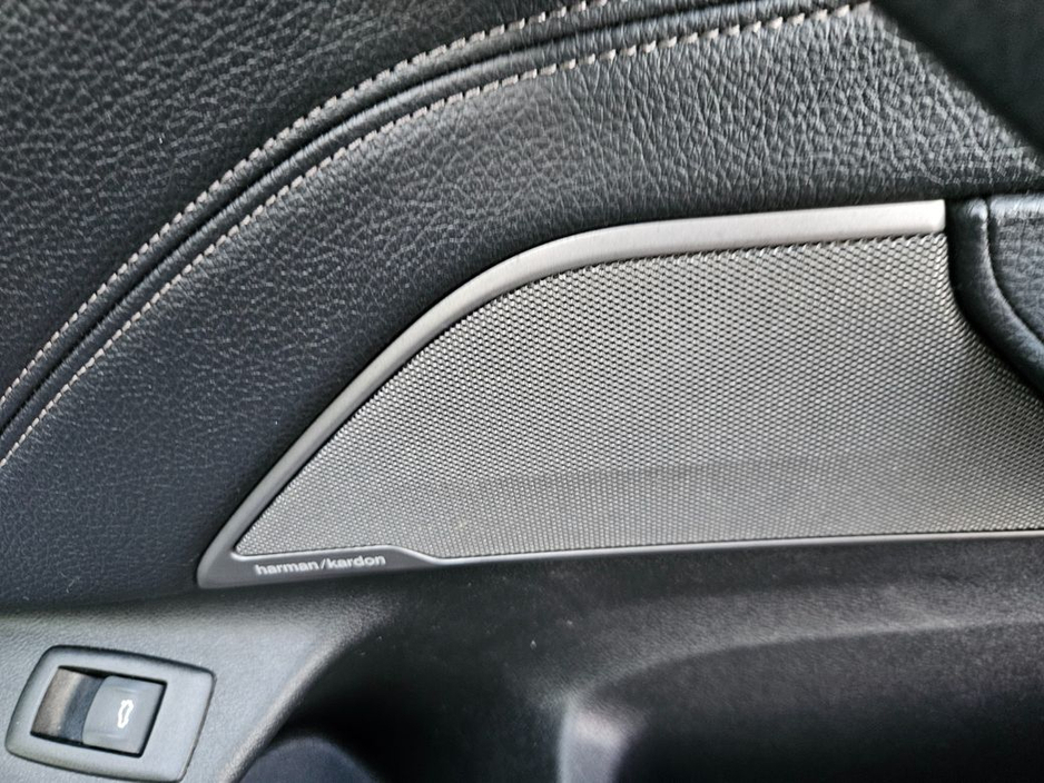 2020 BMW 5 Series - image 14