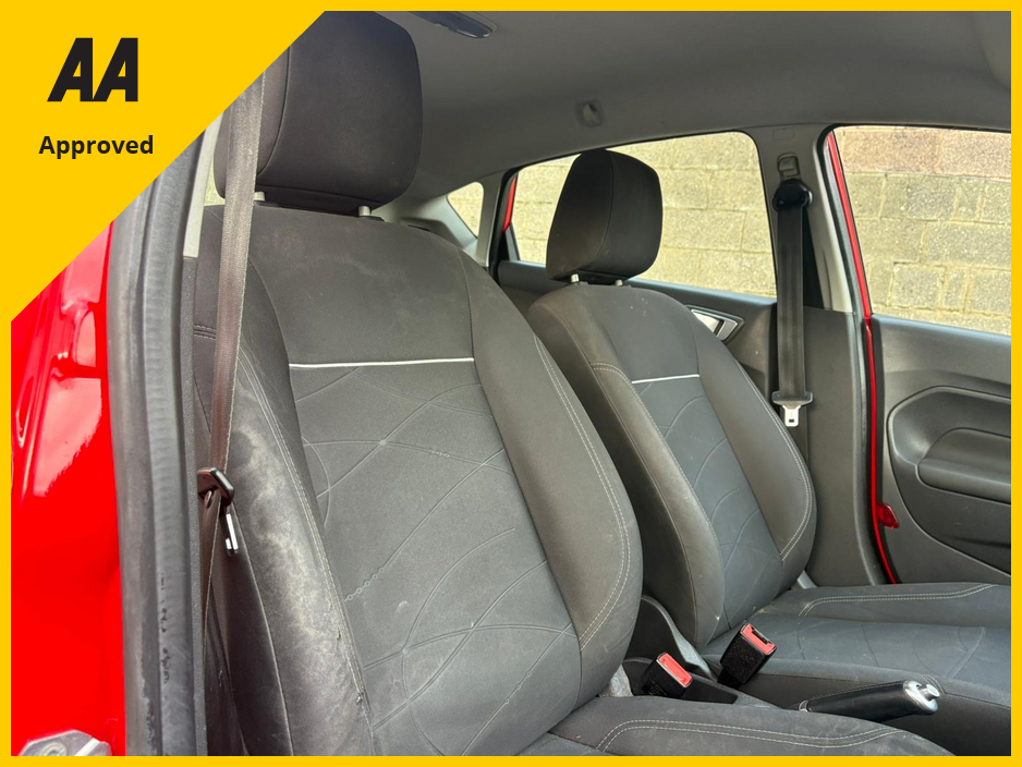 2017 Ford Fiesta - image 13