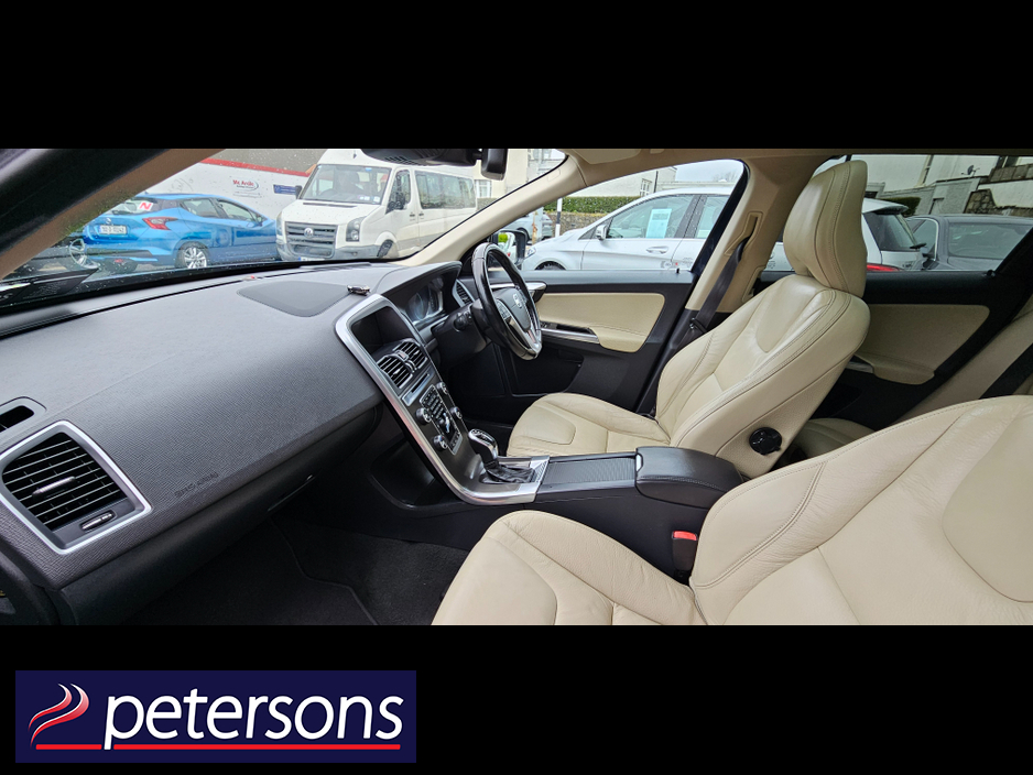 2013 Volvo XC60 - image 15