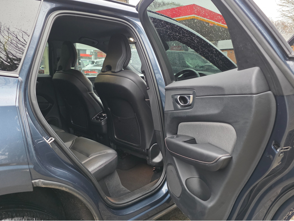 2023 Volvo XC60 2.0 B4 PLUS DARK AUTO. HUGE SPEC. FINANCE ARRANGED. SIMI. AA APPROVED. €42,950