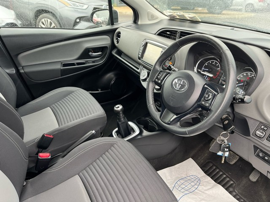 2019 Toyota Yaris - image 9