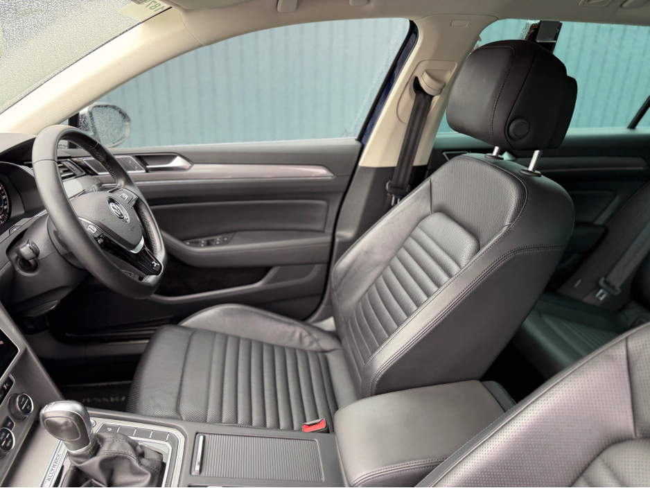 2020 Volkswagen Passat - image 44