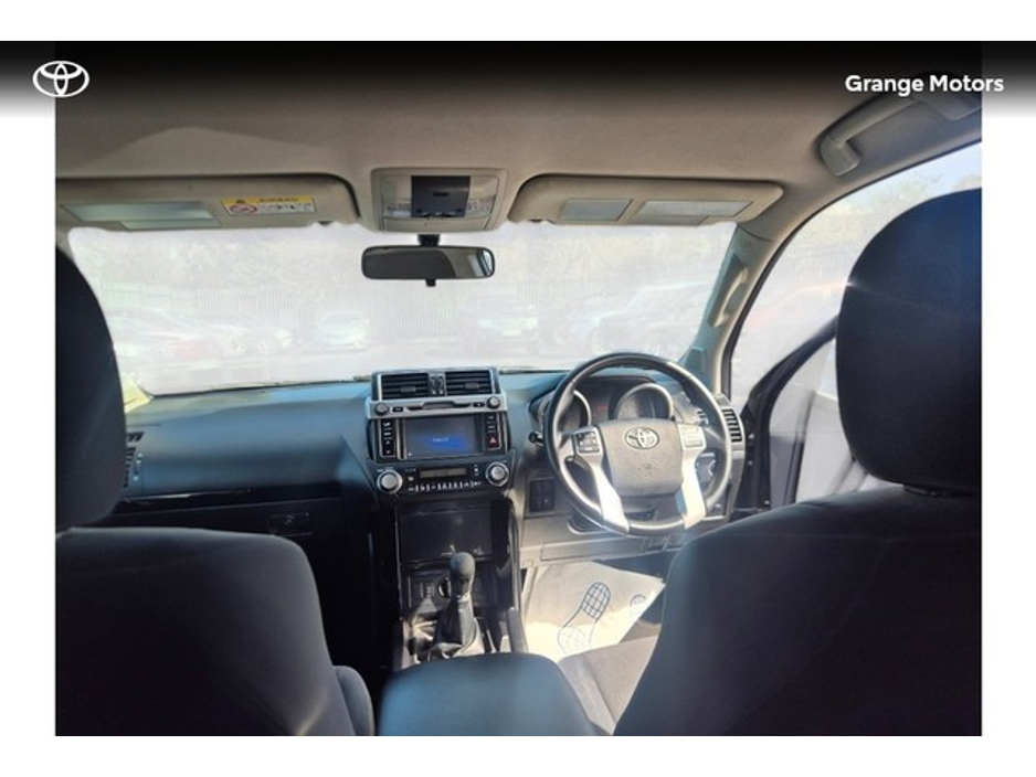 2016 Toyota Landcruiser - image 8