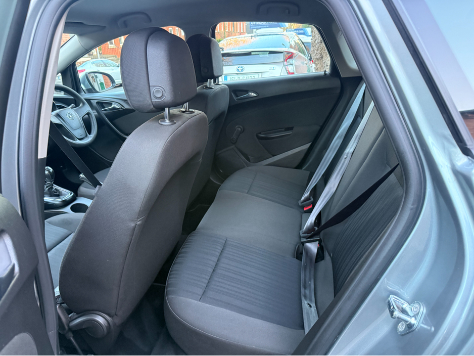2015 Opel Astra 1.4 Petrol, 1 Owner Irish Car From New, New Nct 01/2027, 5 Door Hatchback, A/C, Service & Warranty Included, SIMI Dealer, €6,950