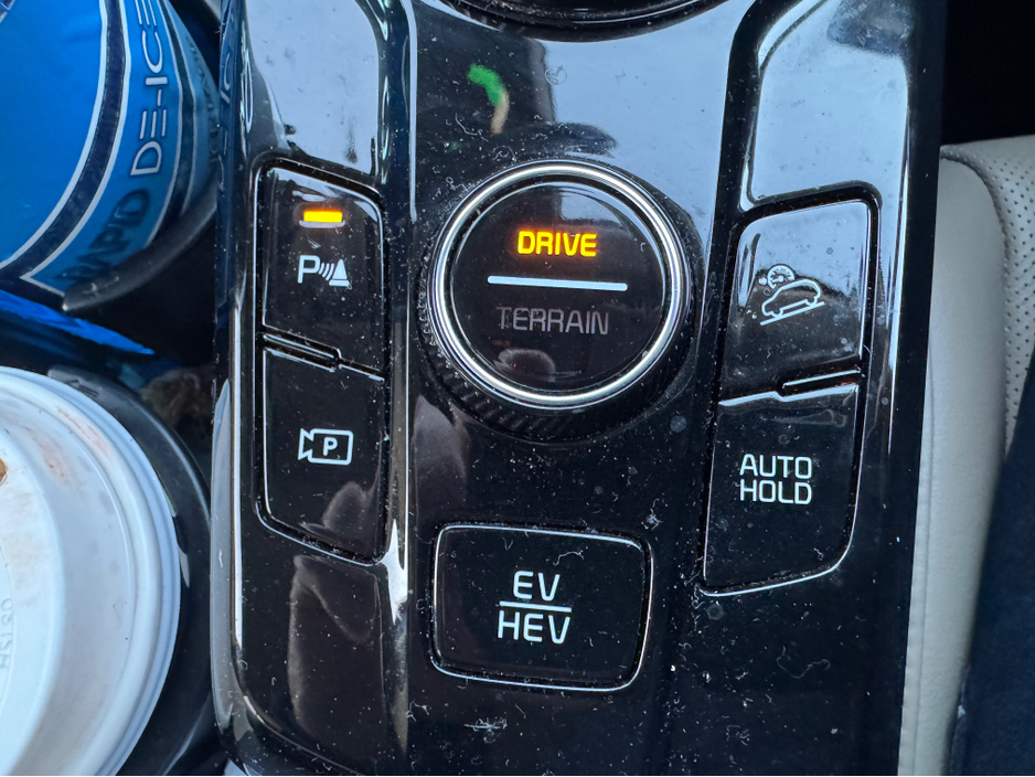 2023 Kia Sportage - image 14