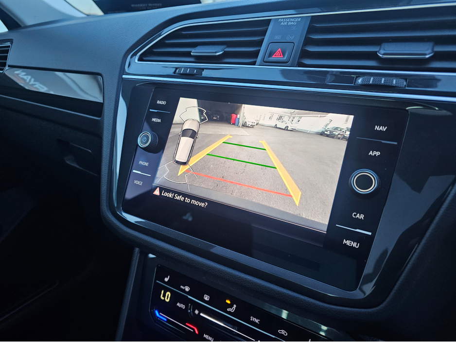 2023 Volkswagen Tiguan - image 16