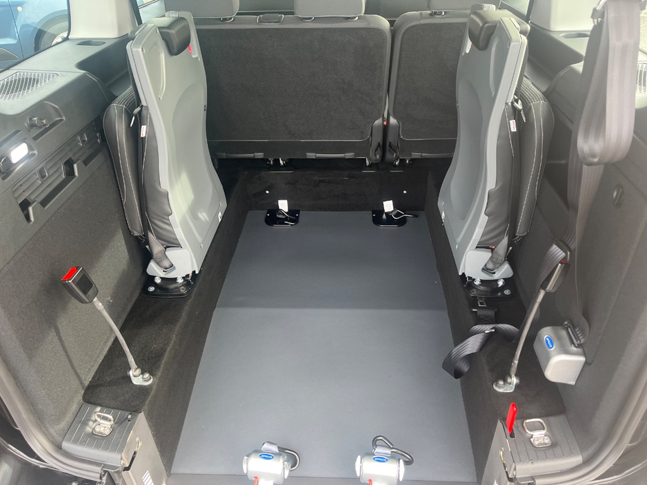 2026 Ford Tourneo Connect - image 11